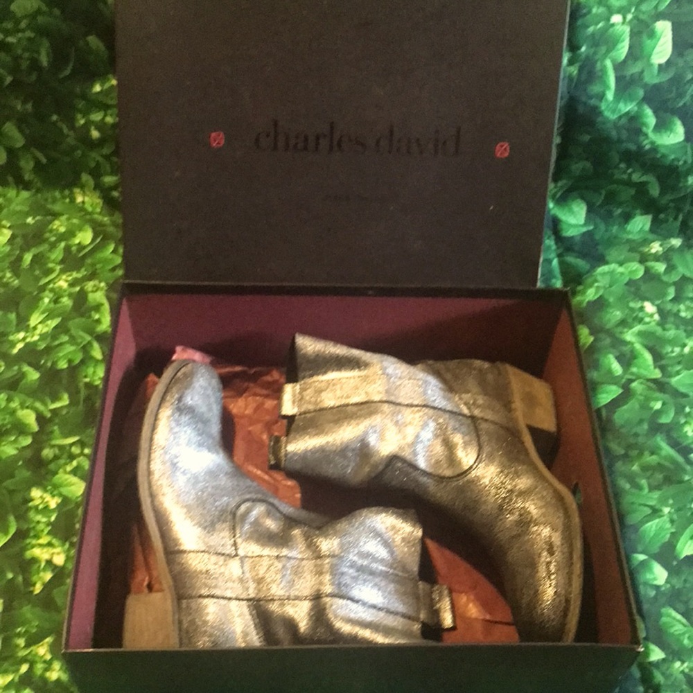 Leather pewter ankle boots made in Italy.